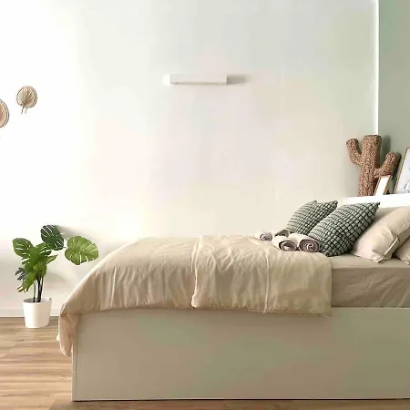 Casa Eden, Molinette Metro