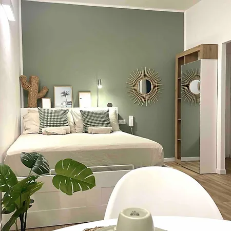 Casa Eden, Molinette Metro * Turim