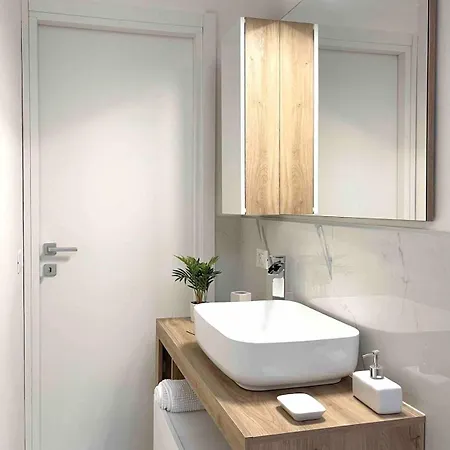 Casa Eden, Molinette Metro