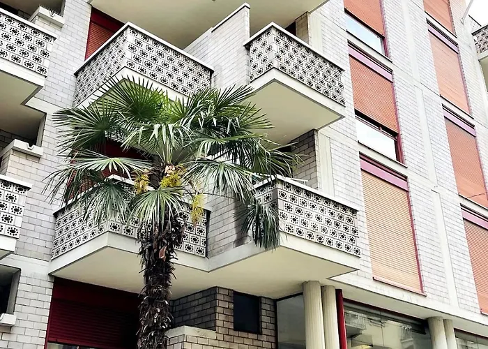 Casa Eden, Molinette Metro * Turin