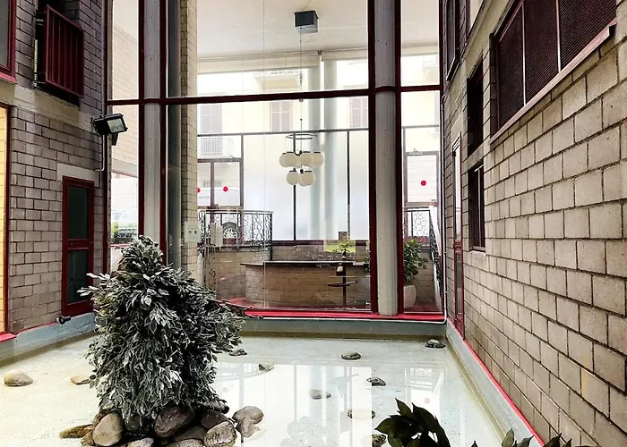 Casa Eden, Molinette Metro *