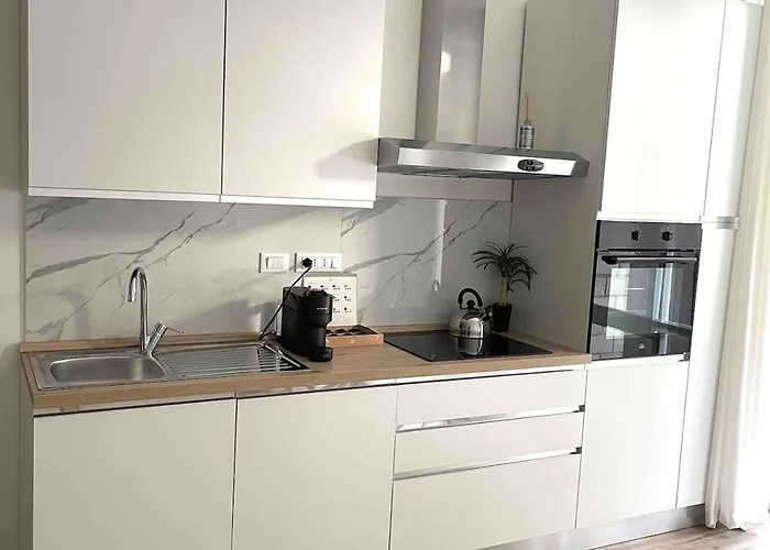 Casa Eden, Molinette Metro * Turín